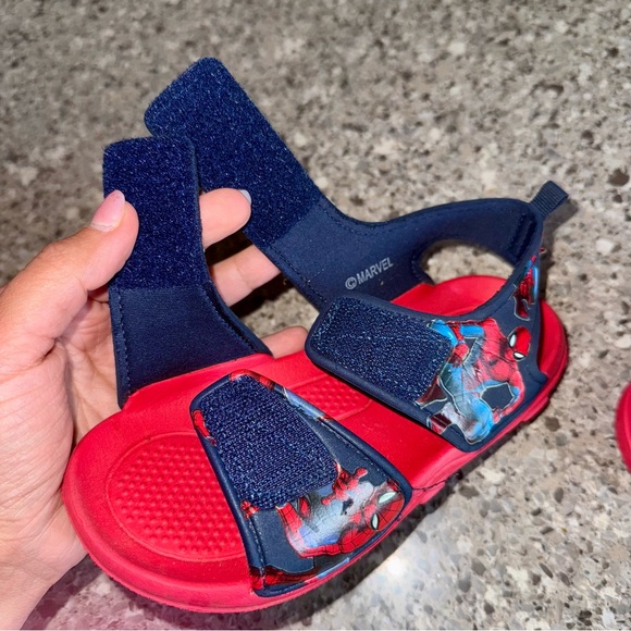 H&M l Marvel Boy's Spiderman Velcro Sandals l Size: 12C - Picture 9 of 10
